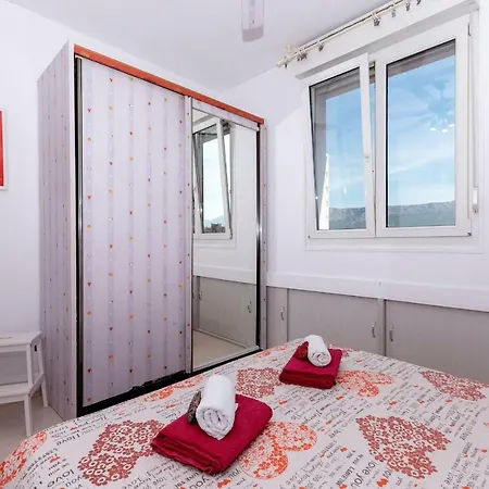 Blue Lagoon Apartment *