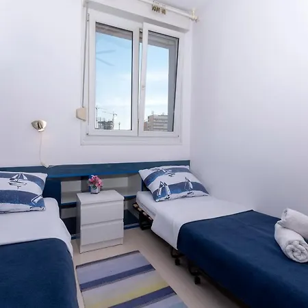 Blue Lagoon Apartment *