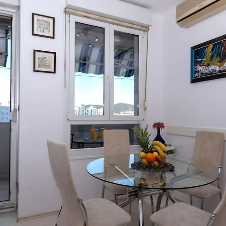 Blue Lagoon Apartment